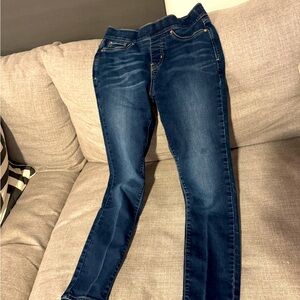 Used beautiful blue jeans, but they are leggings